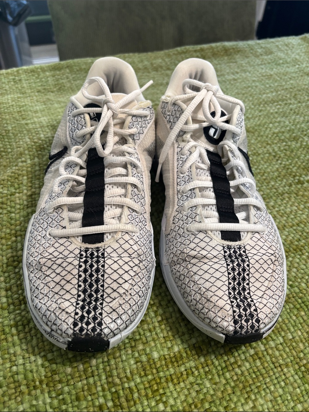 Nike White & Black Patterned Athletic Sneakers